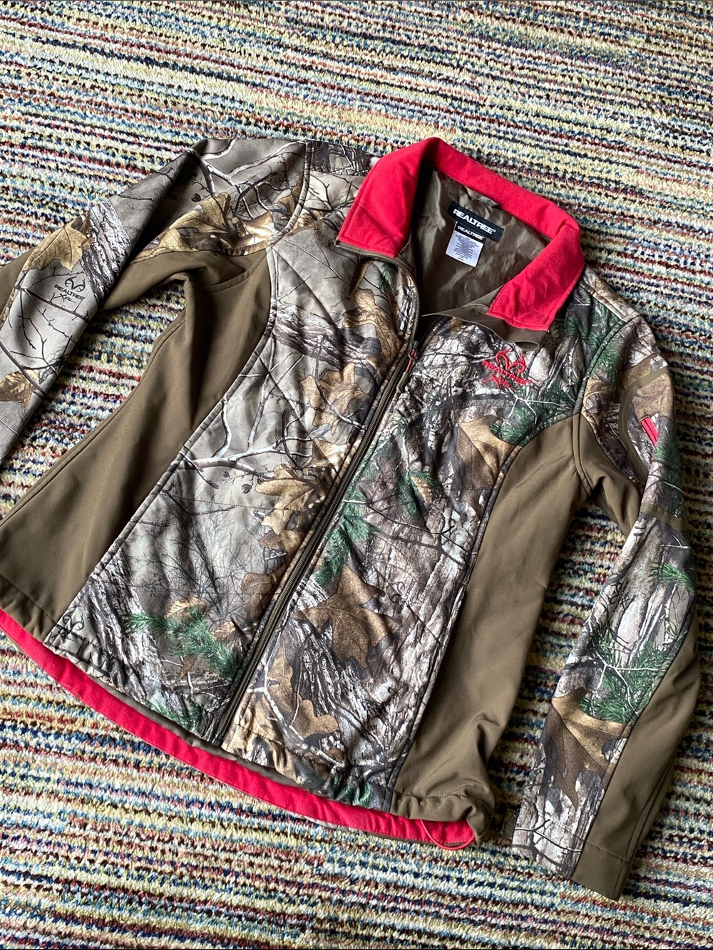 Realtree Women’s Camo Puffer Jacket with Hot Pink Accents